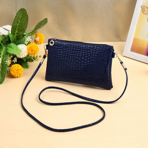 Cute Crocodile Patten Mini P U Leather Zipper Handbag for Women